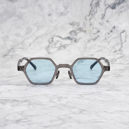 EXPLICIT POETS 44EP11-LEON GRAY with UV PROTECTION UNISEX GLASSES