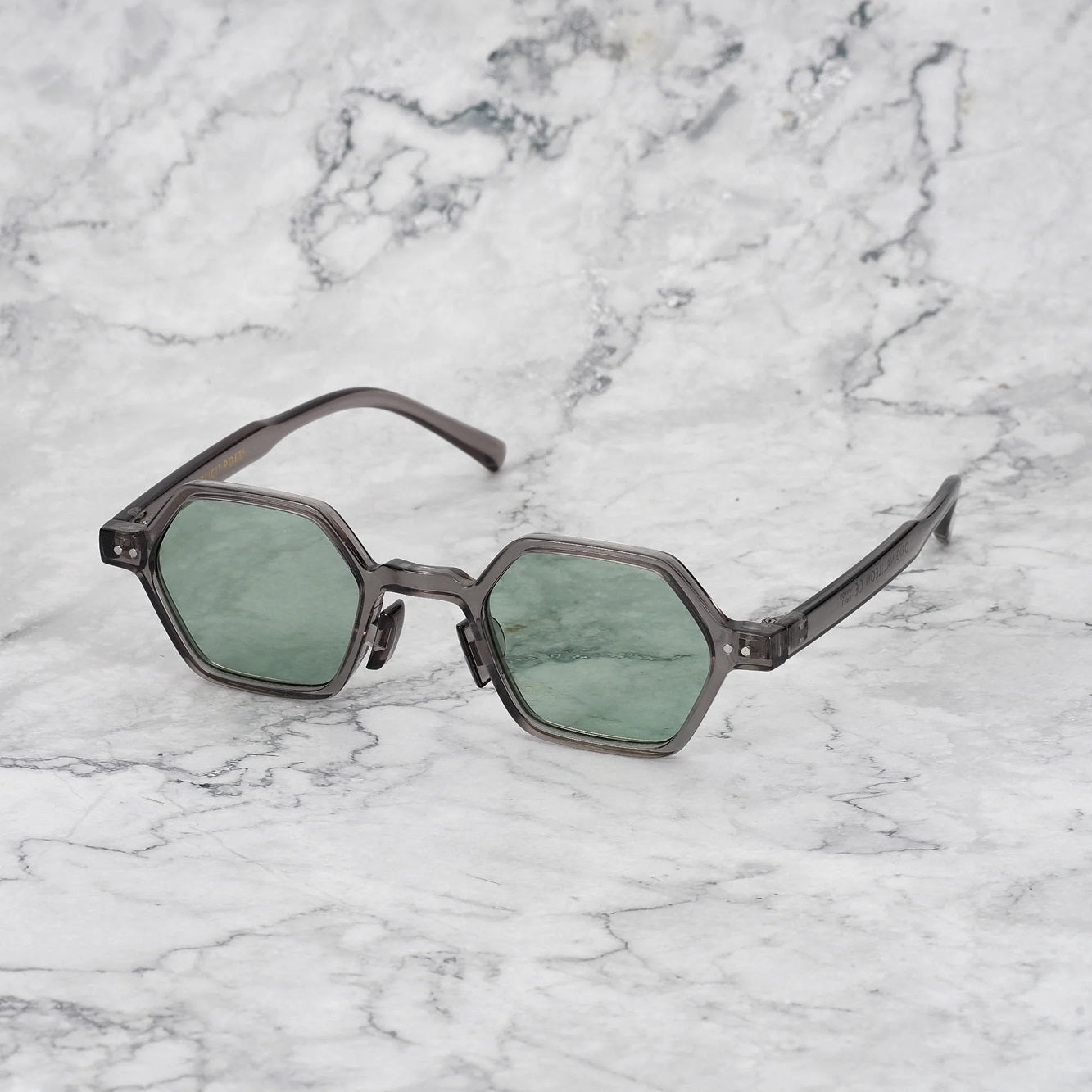 EXPLICIT POETS 44EP9-LEON GRAY with UV PROTECTION UNISEX GLASSES
