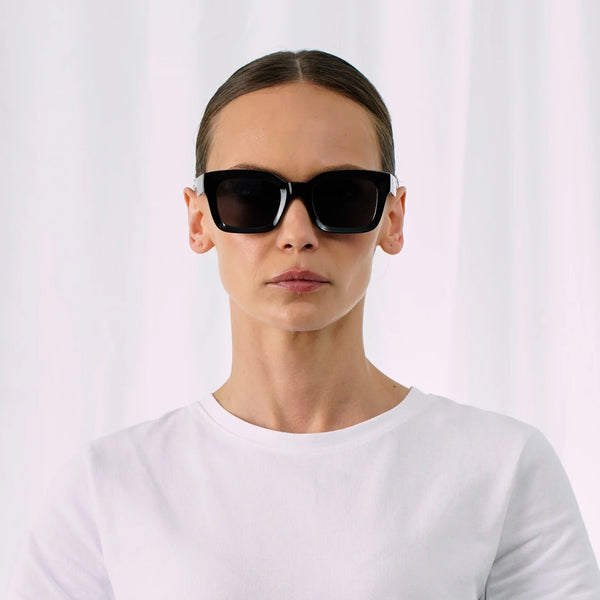 EXPLICIT POETS GRACE BLACK-GRAY SUNGLASSES